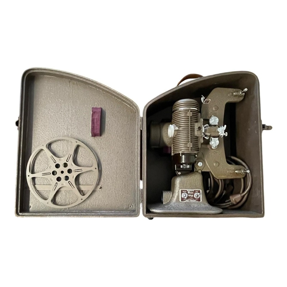 Bell & Howell 8mm Projector Regent Design 122 Model L with Case Tested